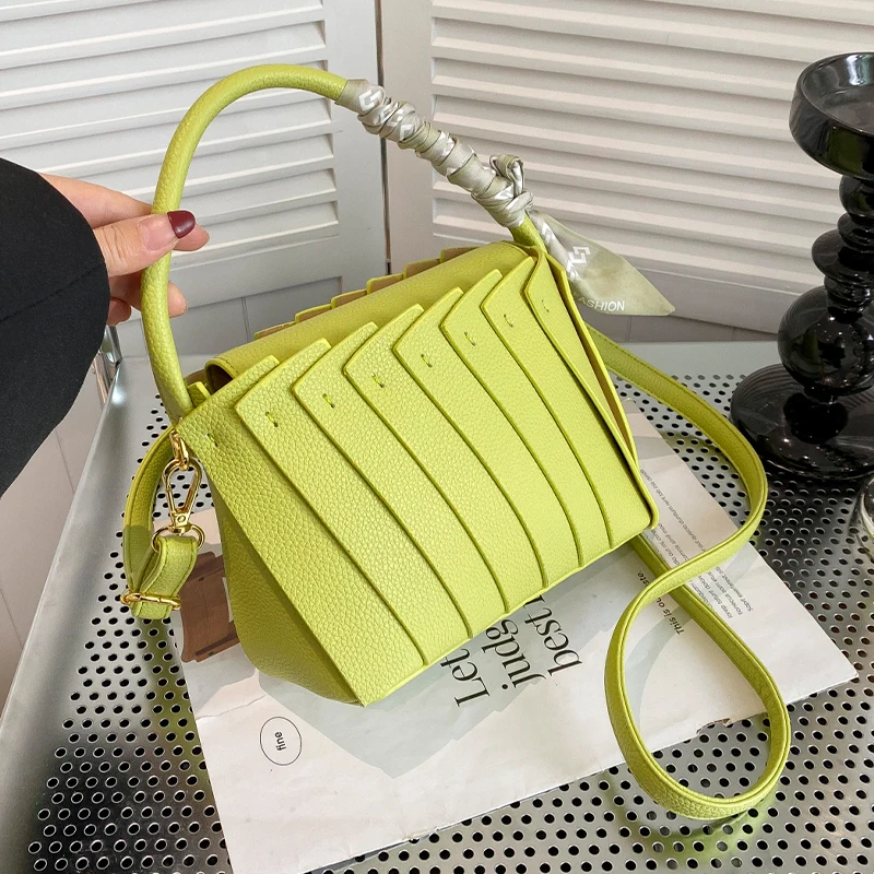 2024 New Designer Woven Bag Fashion Pleated Handbag Soft Leather Splicing Bucket Shoulder Crossbody Bag Basket Hand Bag Green