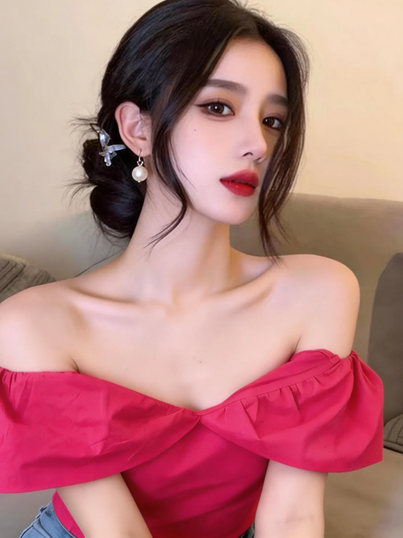 

Женская уникальная приталенная блузка Dopamine Ultra White Pink с одним открытым плечом и рукавами-фонариками, летняя, из хлопка