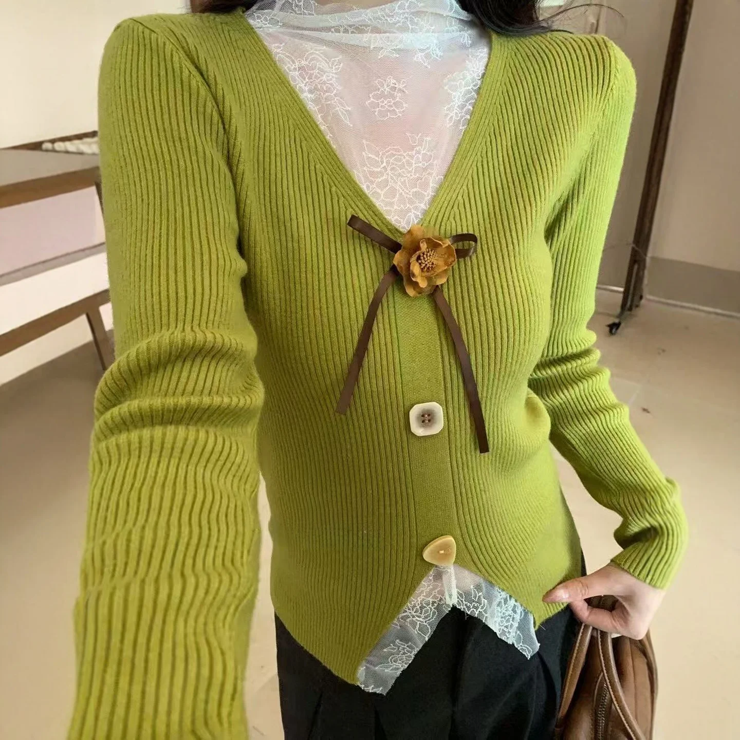 

Сладкий и пряный вязаный топ Long Sve, женский дизайн с вырезом на талии, кружевной топ с цветочным узором, ранний осенний топ