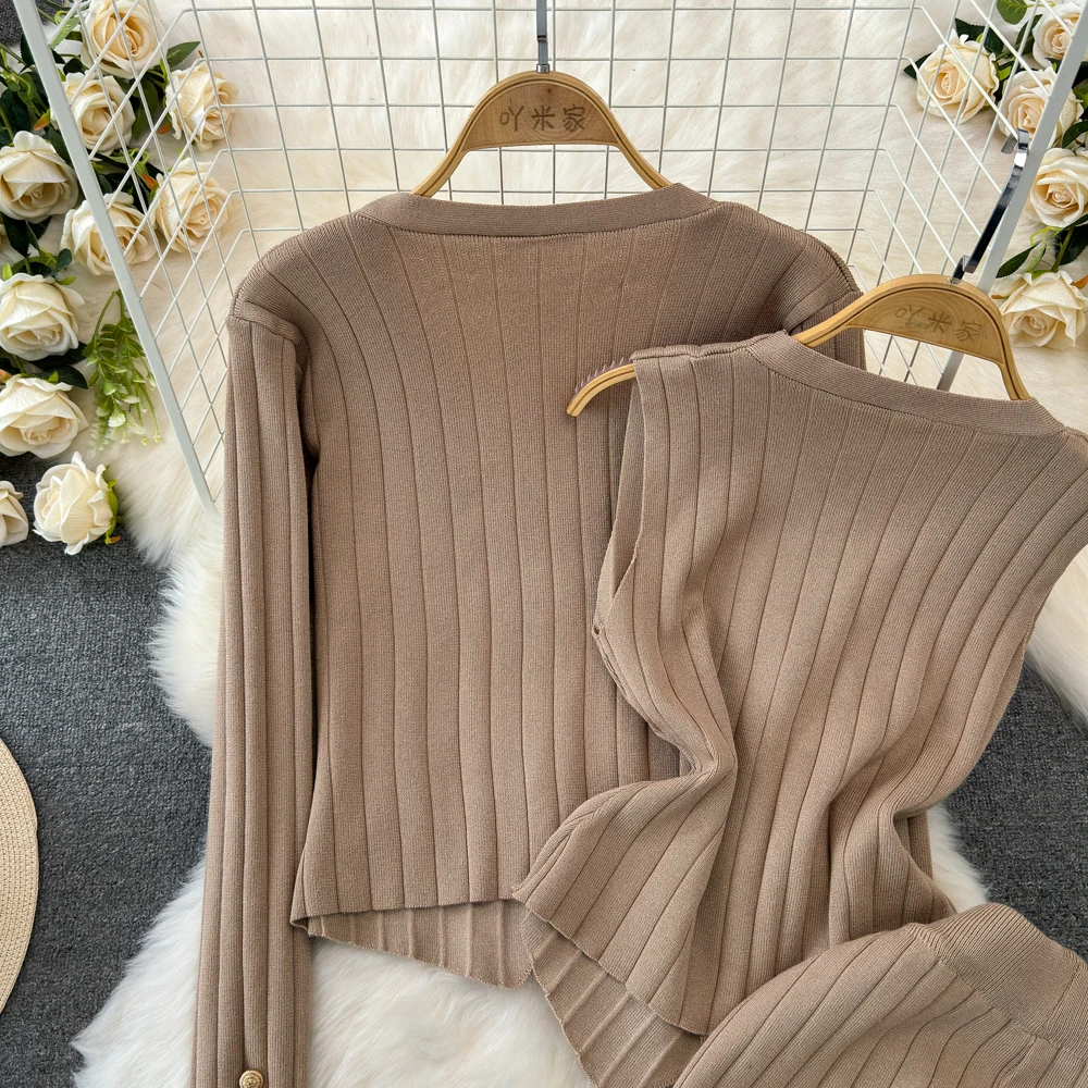 REALEFT 2024 Autumn Winter 3 Pieces Women\'s Sets Knitted Tracksuit V-Neck Short Sweater & Tank and Wide Leg Pants Outfit Suits