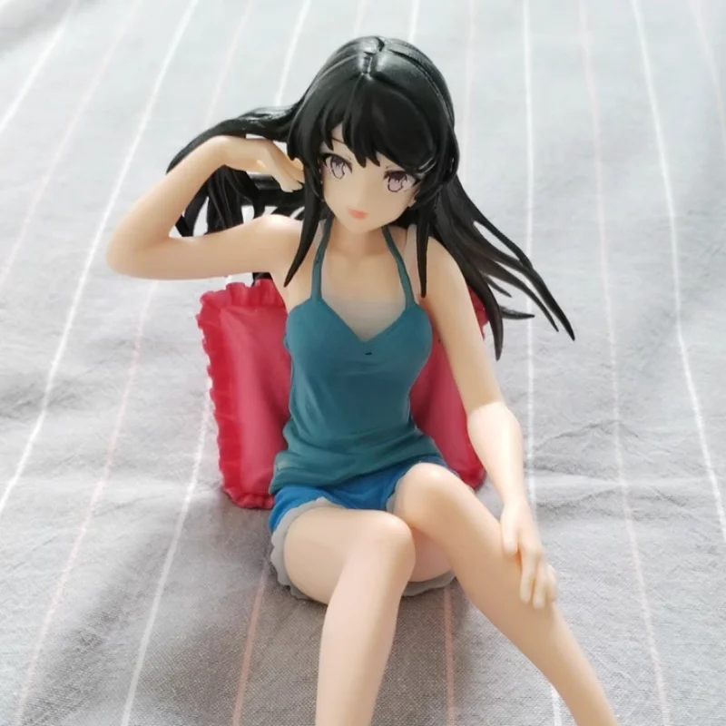 10 cm Anime-Figur Sakurajima Mai Blaue Hosenträger Shorts Loungewear Sitzendes PVC-Boxmodell Sammlung Geschenk Ornament Dekoration