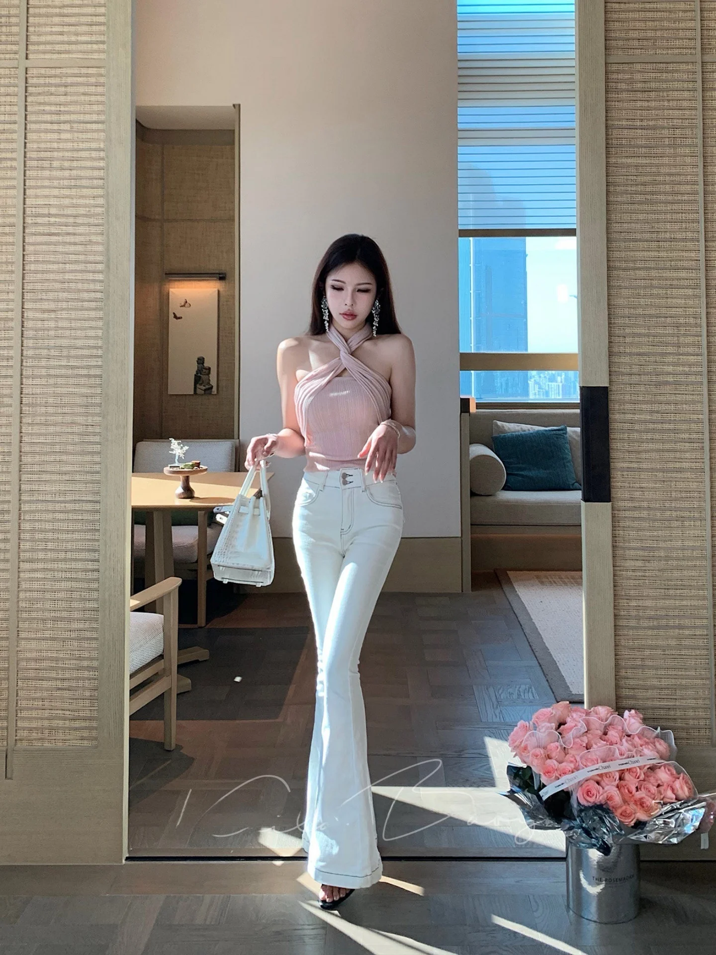 

Женские джинсы с высокой талией, расклешенные, эластичные, утягивающие, с эффектом подтяжки живота и бедер, универсальные длинные брюки