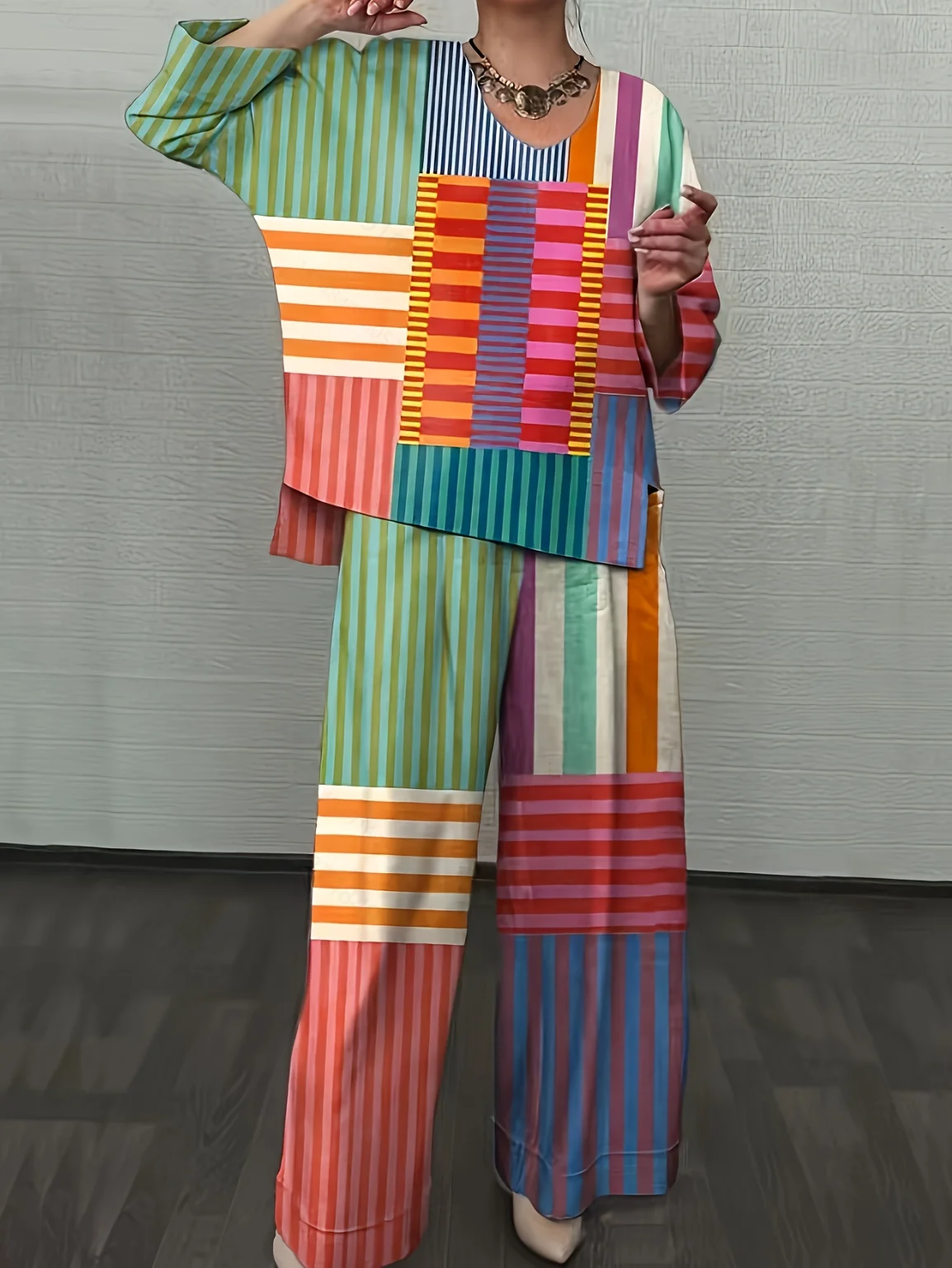 

костюм, широкие брюки, костюм с рукавами три четверти, комплект из двух предметов, разноцветные полосатые лоскутные полоски, полоски с геометрическим рисунком p