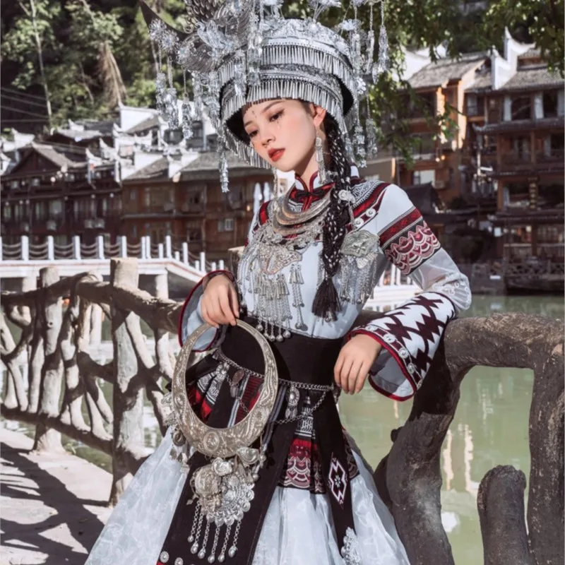 Abito nazionale femminile bianco copricapo collare viaggio fotografia nuovo