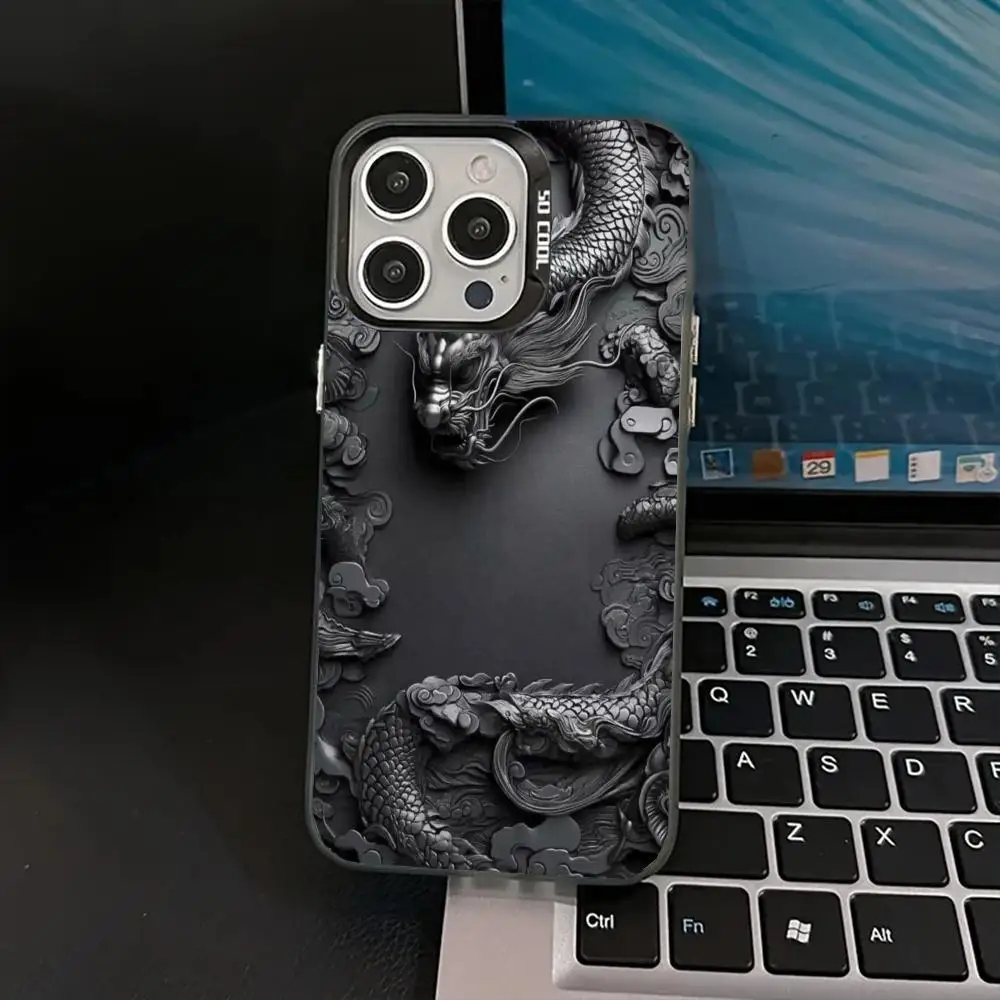 حافظة تنين سوداء لهاتف آيفون 16 15 14 13 12 11 Pro/ Max/Plus غطاء خلفي مقاوم للصدمات ومضاد لبصمات الأصابع