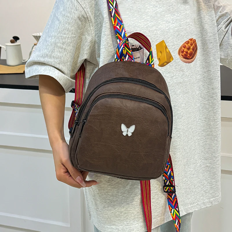 กระเป๋าเป้สะพายหลังแบบเป็นกลางสำหรับผู้ชายและผู้หญิงเหมาะสำหรับการเดินทางและไปโรงเรียน พวกมันยังเหมาะสำหรับนักเรียนใช้ด้วย