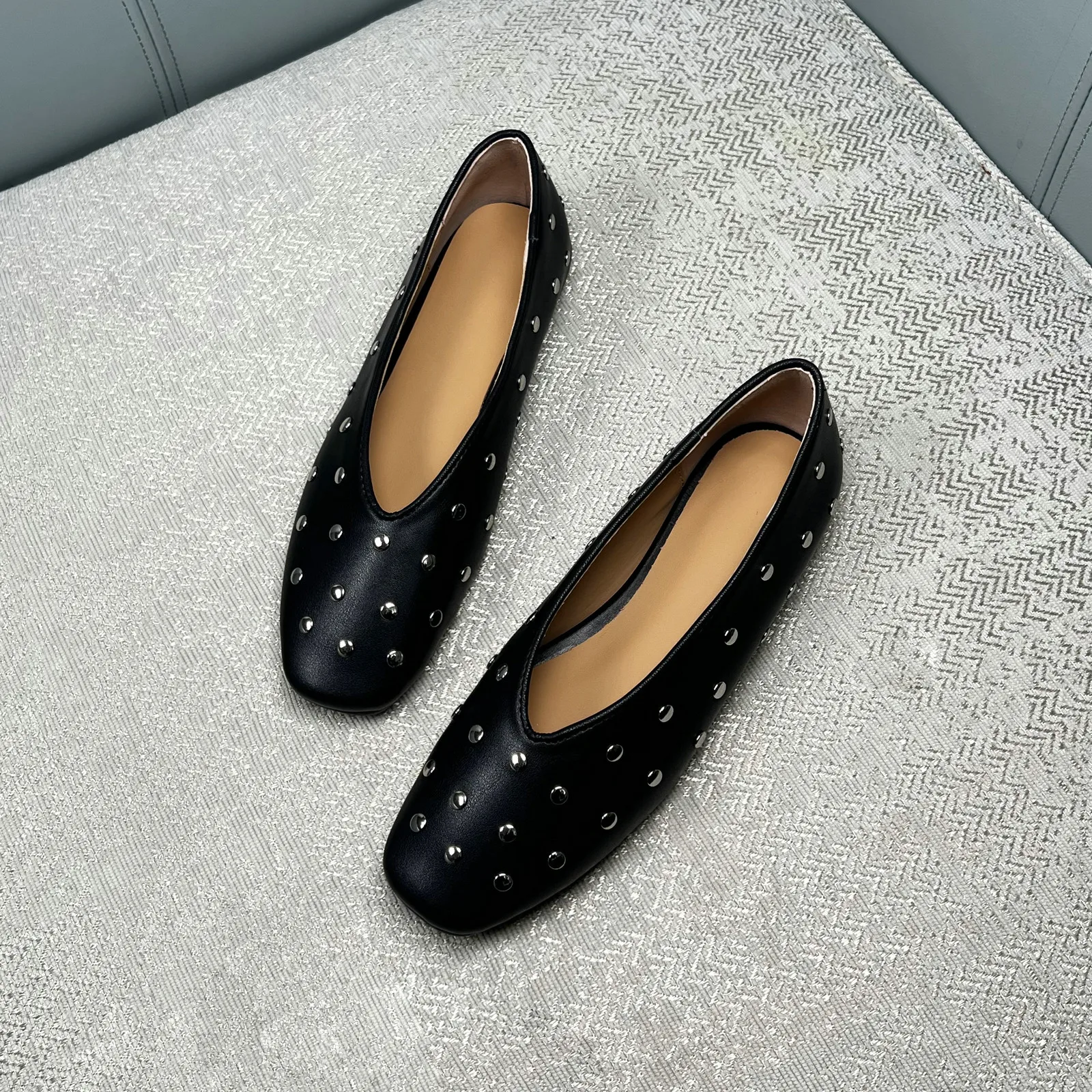 QUTAA 2025 Fashion Women Flats Rivet Shoes Buckle Strap Mary Janes Woman Genuine Leather Round Toe Casual Spring Summer 34-43 image 3