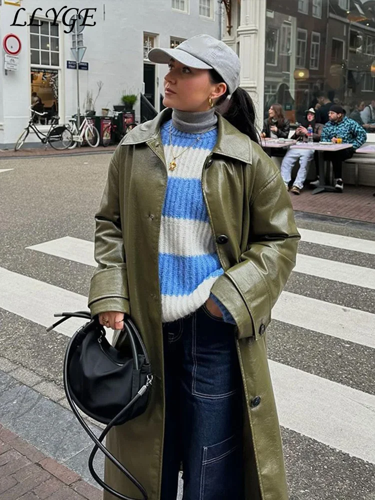 Abrigo largo dividido de cuero PU para mujer, chaqueta verde holgada con un solo pecho y cuello vuelto con bolsillo para calle, prendas de vestir de otoño 2024