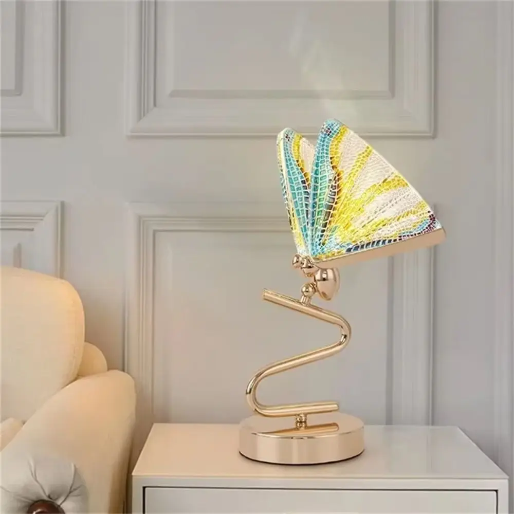 Modern Design Butterfly Table Lamp Luxury Light Enamel Finish LED Desk Lamp Butterfly Lampshade