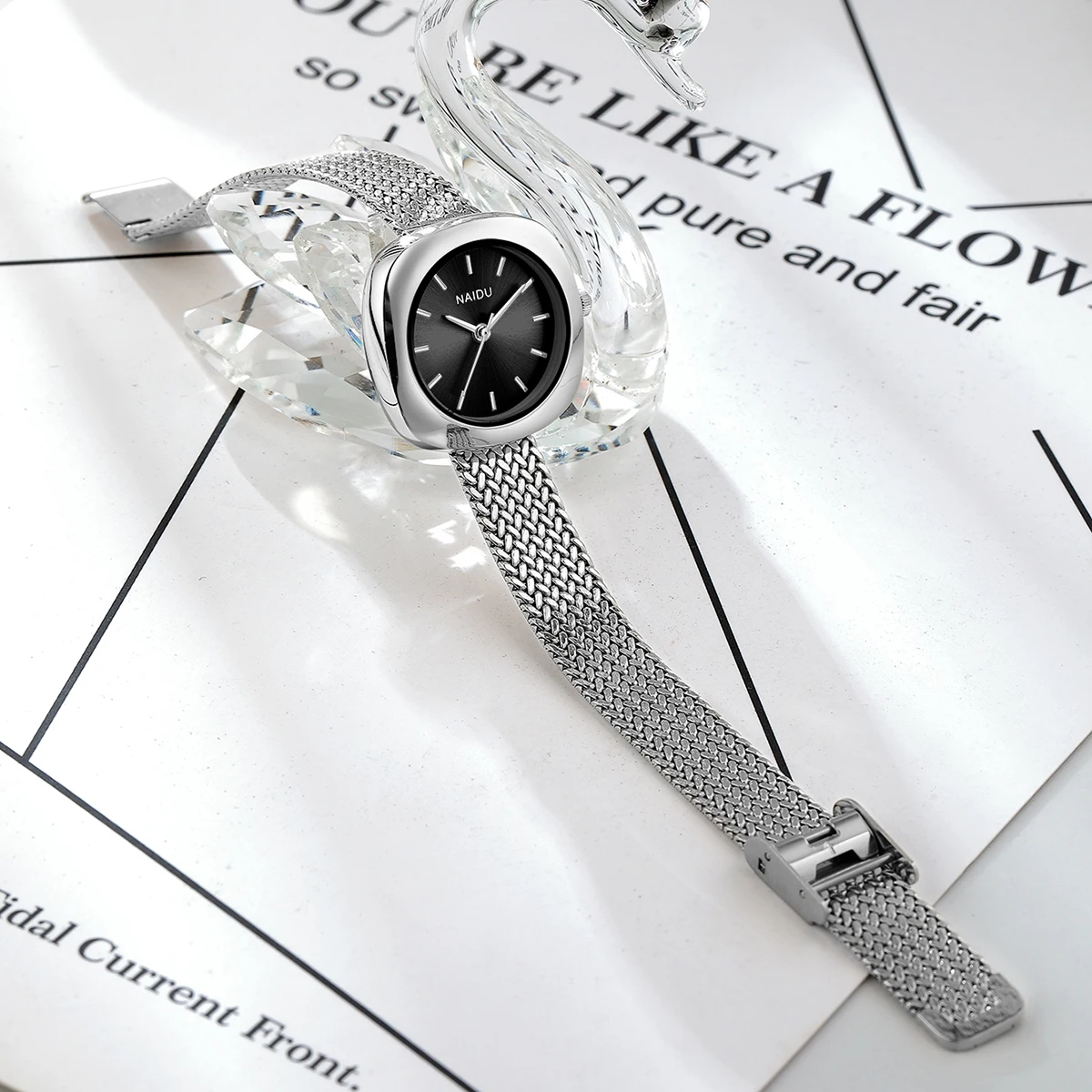 ساعة كاجوال ومتعددة الاستخدامات وبسيطة منسوجة بحزام شبكي من الفولاذ المقاوم للصدأ كوارتز