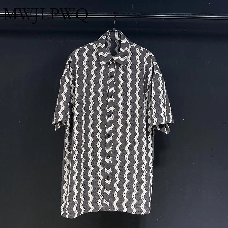 

MWJLPWQ Gray Striped Niche Design Lapel Male Shirts High Street Short Sleeve Loose Casual Men's Summer Tops 2025 New Tide 010884