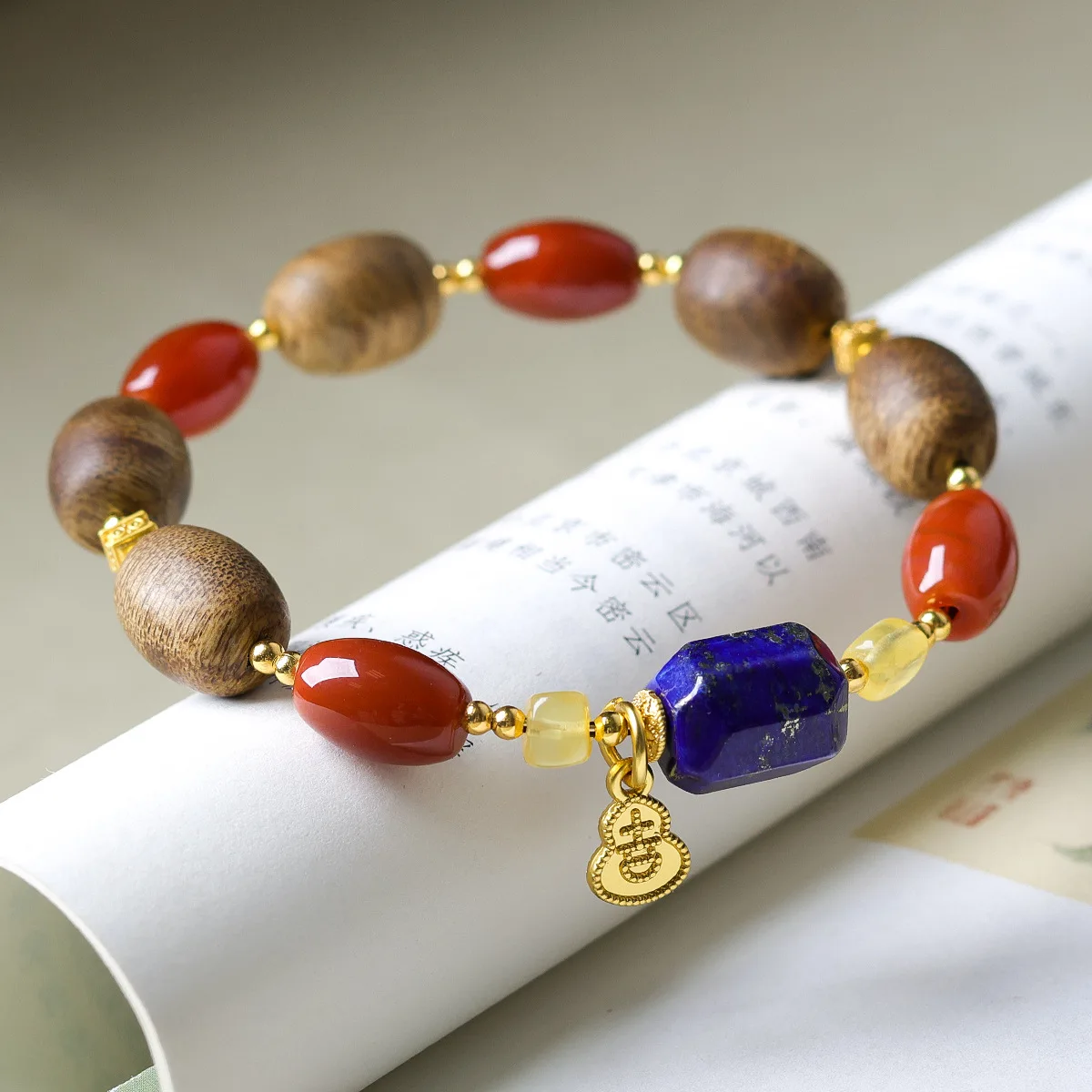 Green Qinan Bucket Beads Paired with South Red Agate, Lapis Stone, Hand String, Cultural Toys, New Chinese Honey Wax Bracelet