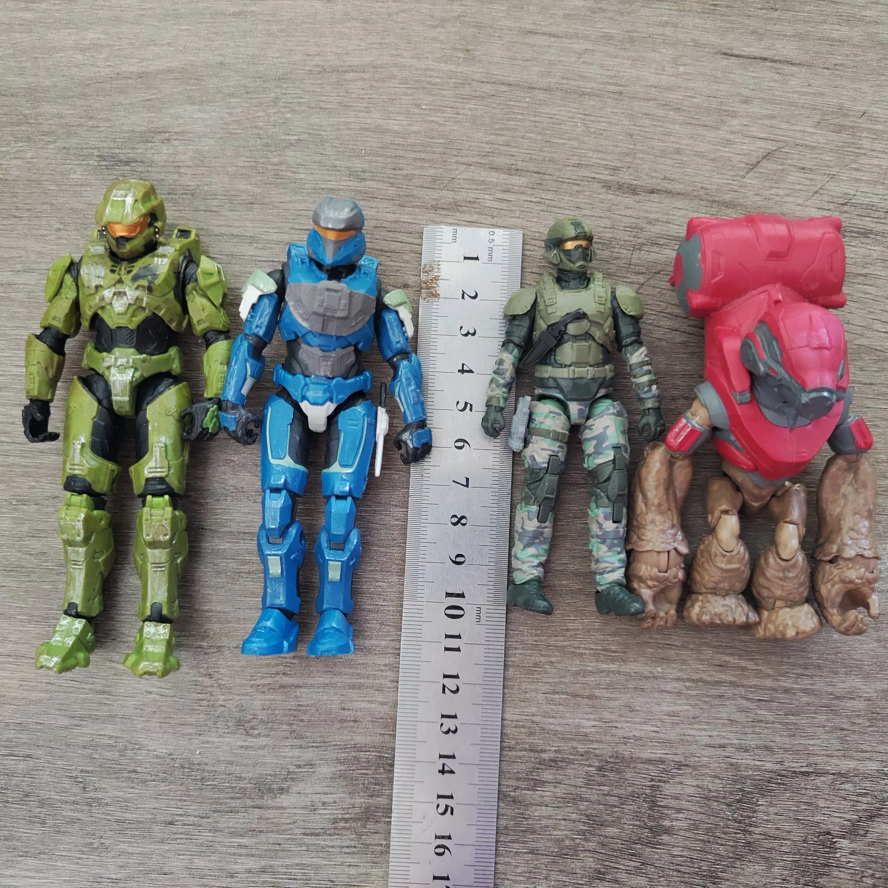 1:18 Sacle Soldiers Spartan Grunt Action  Figure  Collection Toy - Your Choice