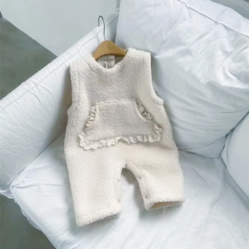 

Autumn Winter Plush Baby Rompers Soft Thick Lamb Wool Lace Big Pocket Sleeveless Crawling Suit Jumpsuit Bodysuits One-Pieces