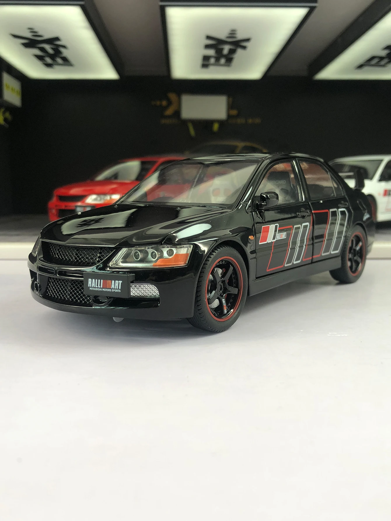 

Модель спортивного автомобиля Evolution IX из цинкового сплава, масштаб 1:24, статическая коллекционная металлическая модель, подарок для автолюбителей.