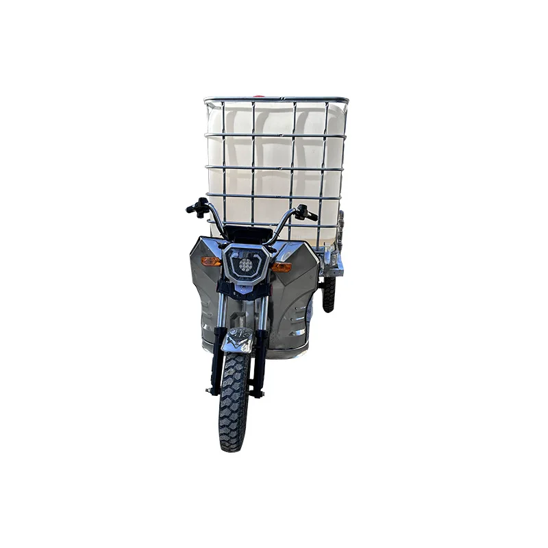 Electric three-wheel cleaning sprinkler disinfection tricycle high-pressure electric vehicle animal husbandry electric