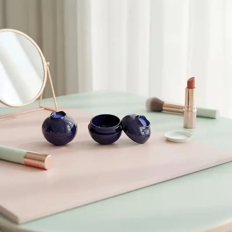 1 Stück Fruchtserie-Packung Kirsch-, Pfirsich- und Blaubeerform Kunststoff-Kosmetikbehälter Kleiner Lippenbalsam-Behälter Probenfläschchen Cremetiegel – Detail 4