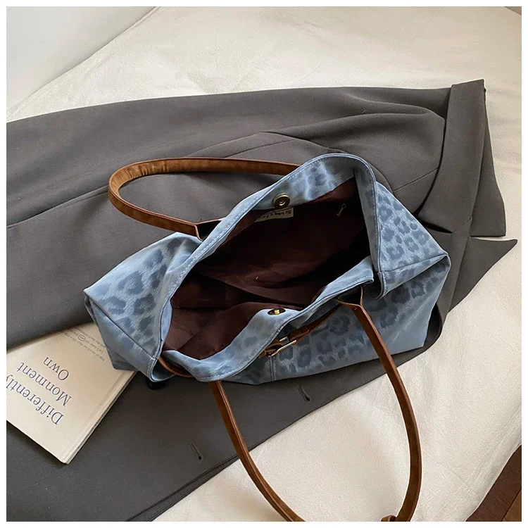 Leopard Print Sewing Thread Hasp Youth Sweet Shoulder Bags for Women 2026 Hot Sale Large Capacity Sense of Luxury Tote Bags