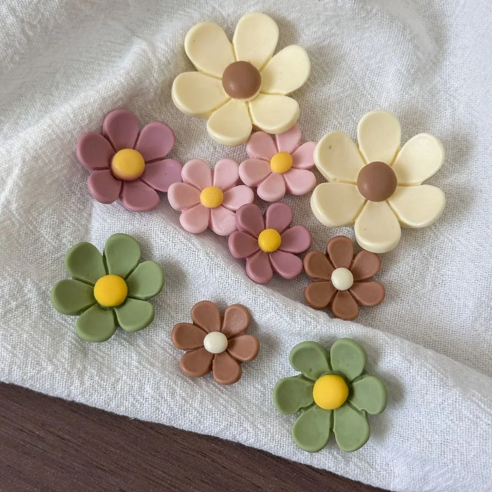 10Pcs/Set New ABS Shoe Buckle Charms DIY Daisy Flower Hole Shoe Accessories Easy to Attach Shoe Charms Women Girls