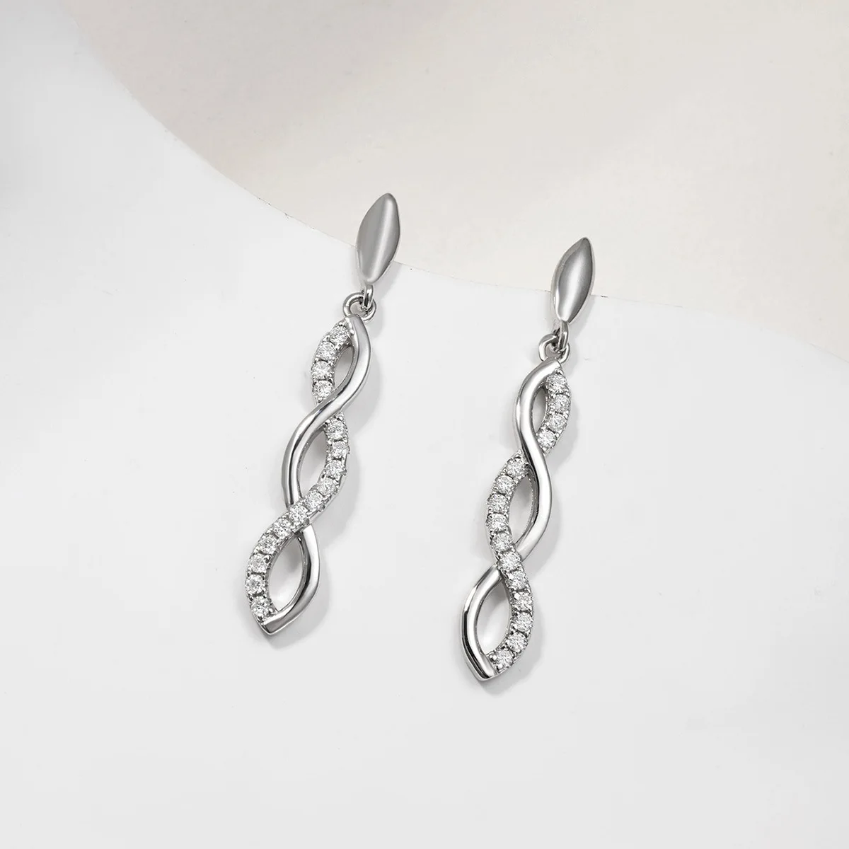 925 Sterling Silver Twisted Infinity Dangle Earrings Moissanite Drop Earrings for Women Sparkling Twisted Earring Fine Jewelry