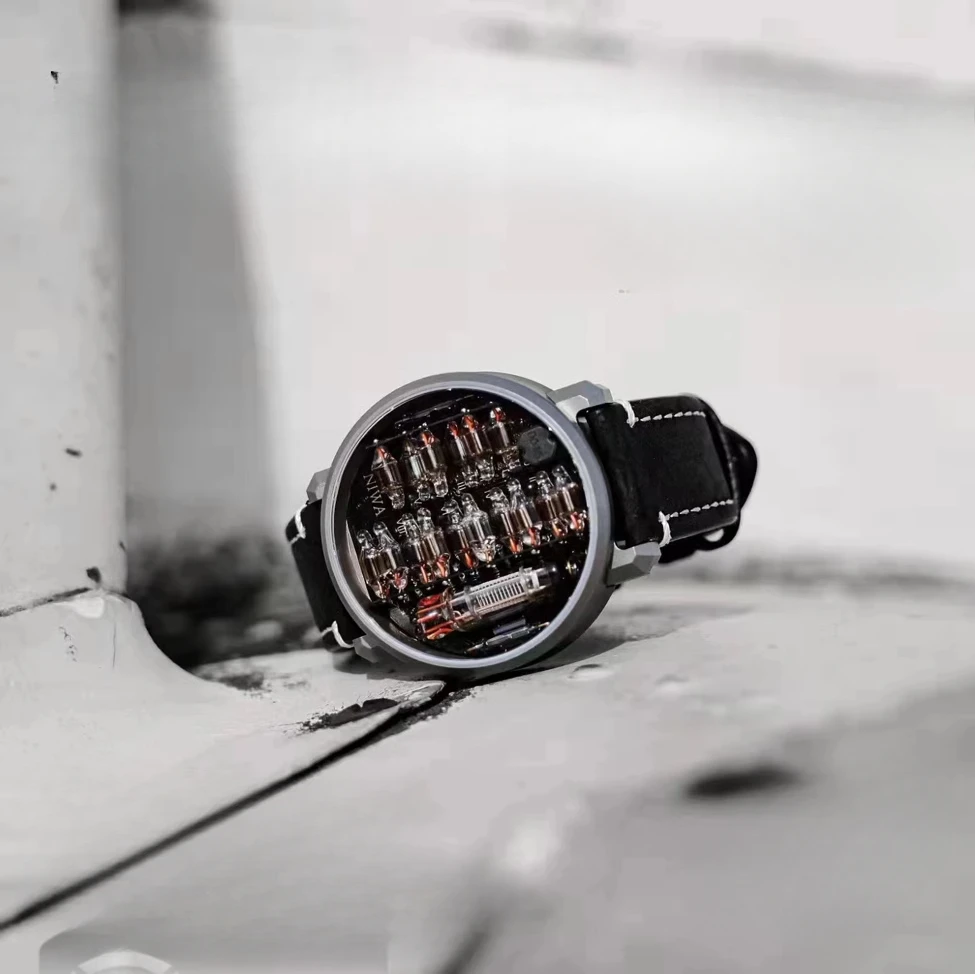 

NIWA Lunokhod fluorescent tube watch glow tube