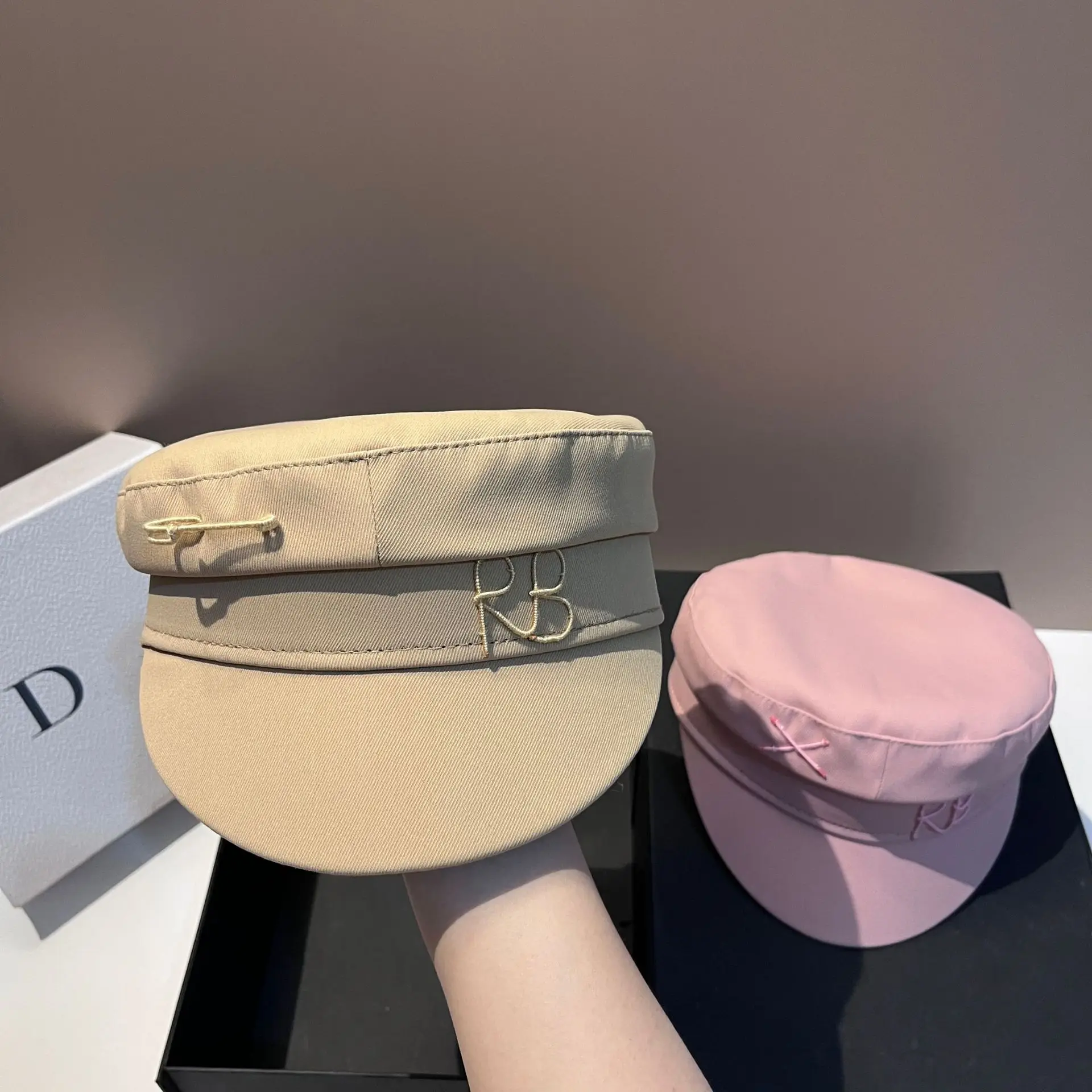 Women Ladies Luxury Design Brand Octagonal Cap Letter Military Cap Pink Khaki Newsboy Hat Fall Winter Baker Boy Cap Designer Cap