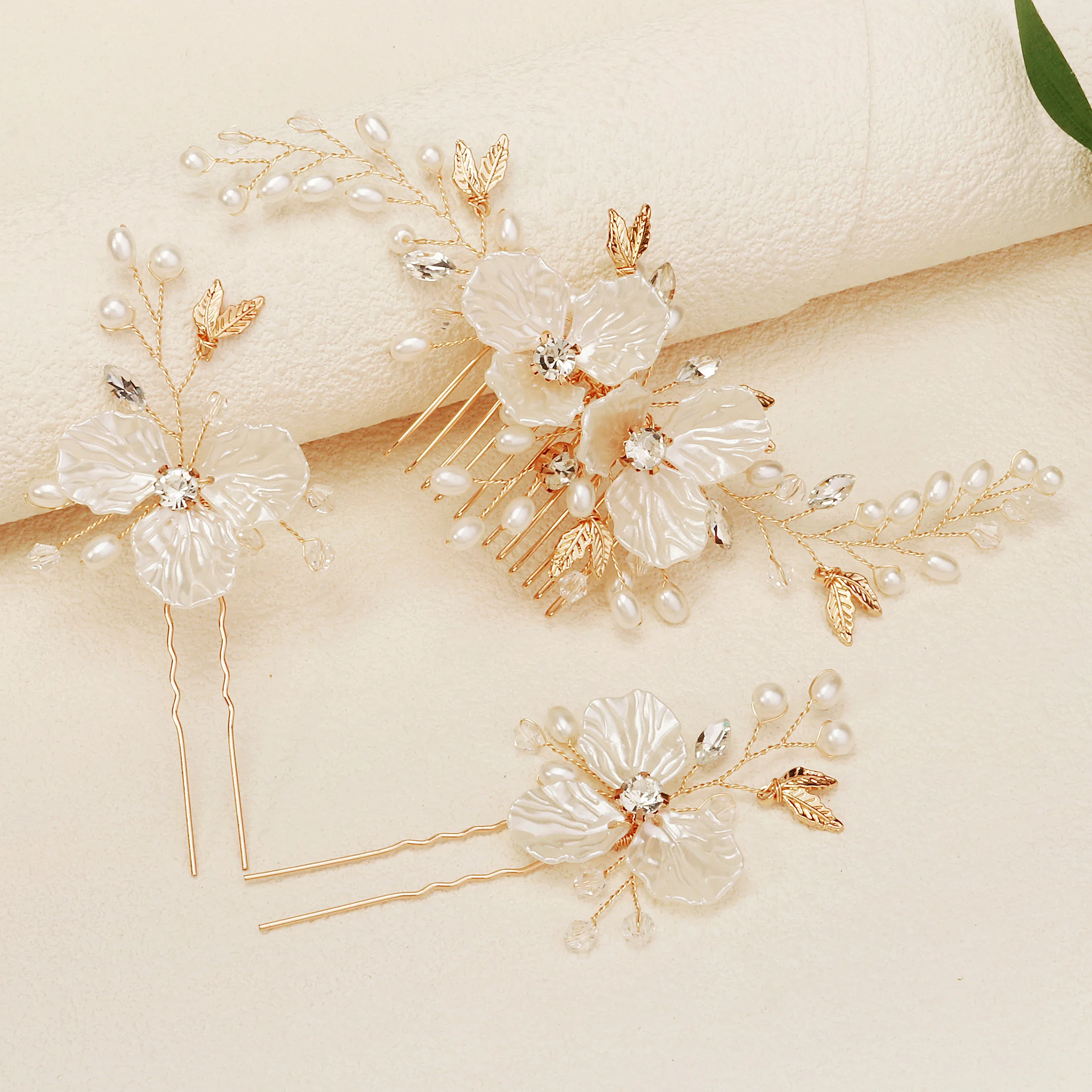 3Pcs/Set Elegant Handmade Pearl Flower Wedding Hair Combs Pins for Brides Gold Leaf Bridal Headpiece Hair Jewelry Accessories image 3