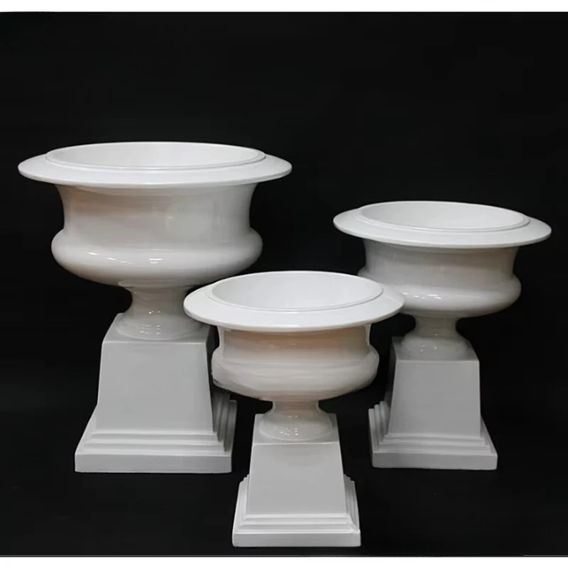 LG20180830-15 Große Antike Bodenvase aus Fiberglas Elegante Trendige Standvase Weiß Europäischer Stil im Angebot