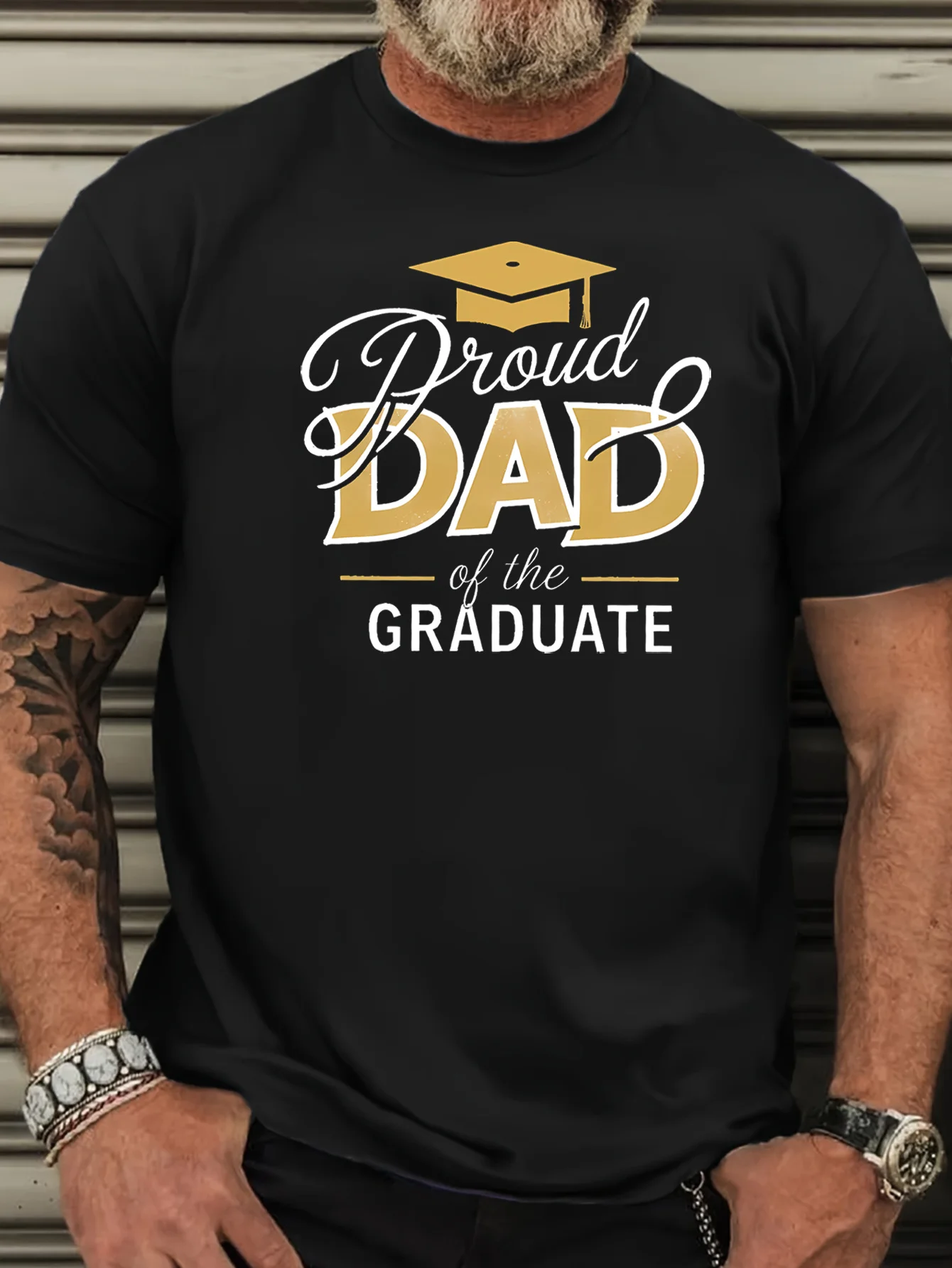 

Футболка «Гордый папа выпускника»: хлопок премиум-класса с жирным принтом, идеальный выпускной