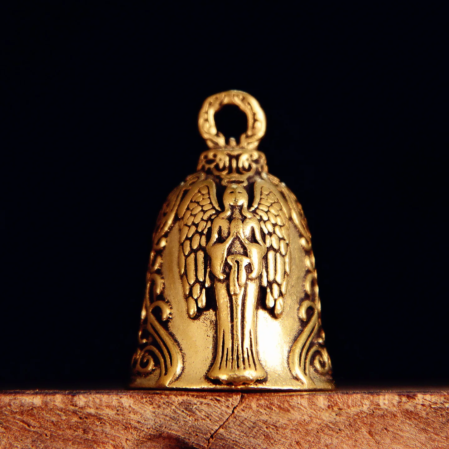 Retro Brass Fashion Angel Prayer Wings Gremlin Bell Motorcycle Keychain Pendants Lucky Hnagings Jewelry Accessories ﻿