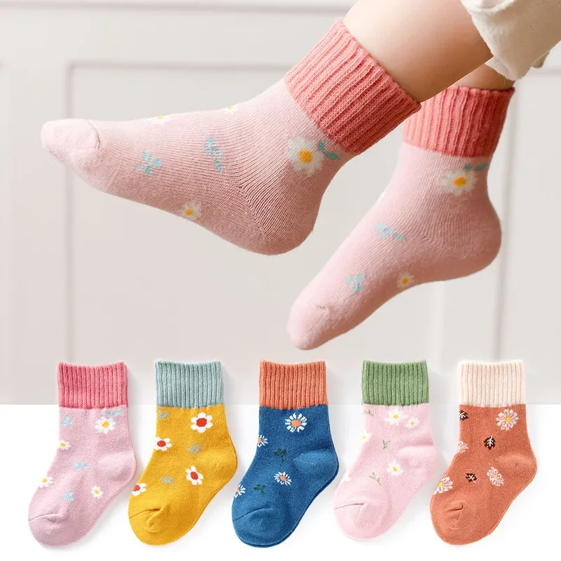 5-Paar Kindersocken aus Baumwolle für Teenager, Jungen, Mädchen, Babys, modisch, Cartoon, warme Socken, Set für Herbst und Winter, Weihnachtsgeschenk