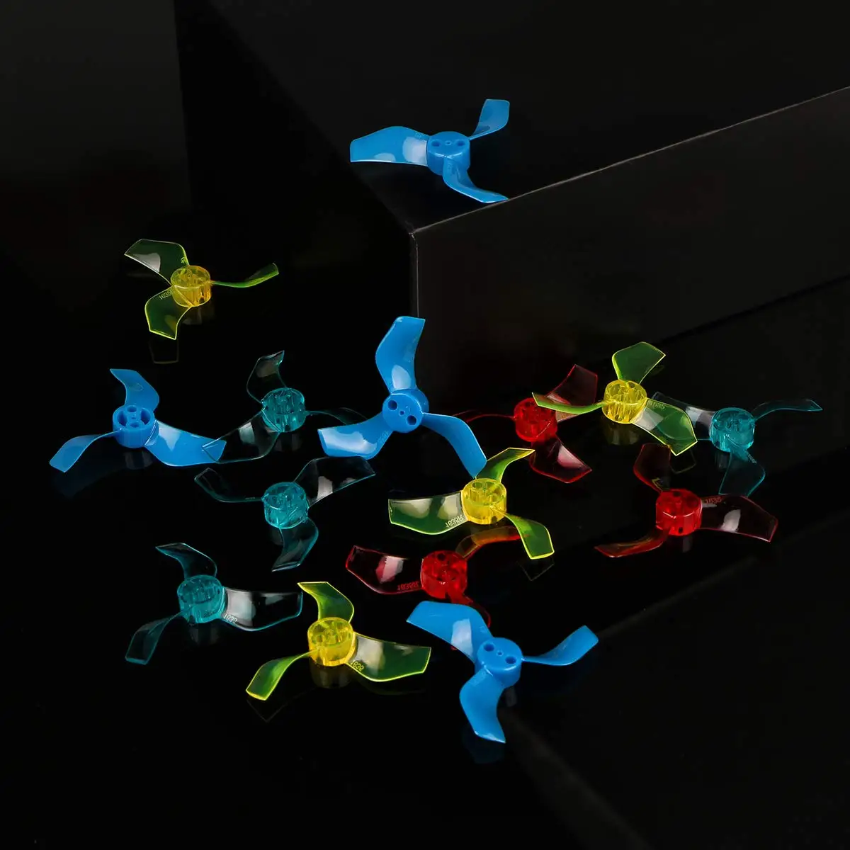 BETAFPV Gemfan 16pcs 40mm 3-Blade Props with 1.0mm Shaft for 75mm Frame Tiny Whoop Drone Like Beta75 Pro 2 etc