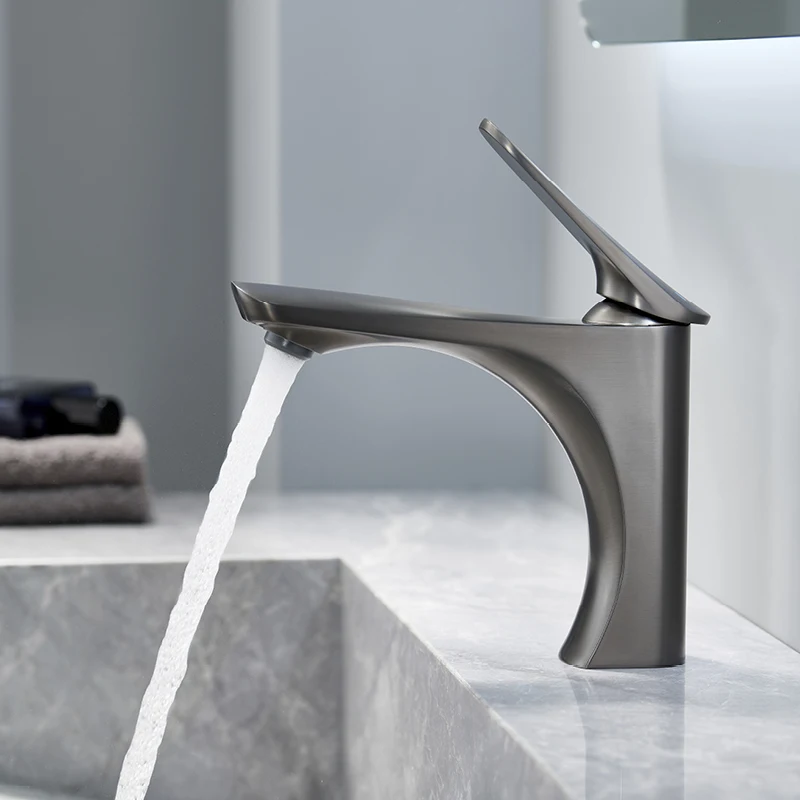 

Deck Mounted Single Hole Bathroom Sink Faucet Single Handle Hot and Cold Mixer Tap Modern Bathroom Vanity Faucet Chrome