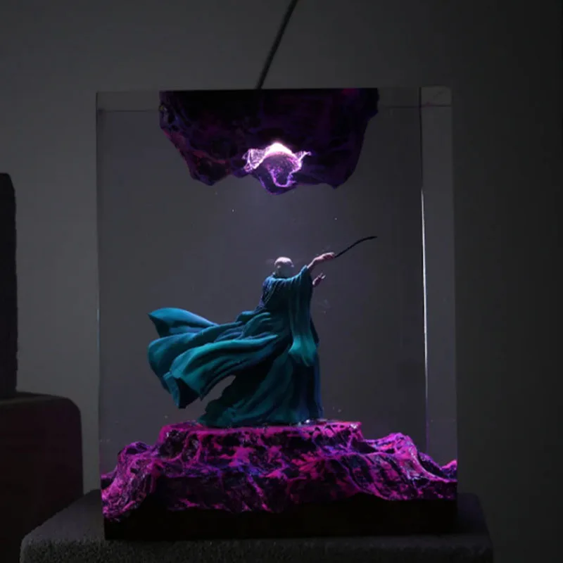 映画フィギュア生物樹脂テーブルライトクリエイティブアートショックデコレーションランプマジシャンテーマナイトライトUSB充電