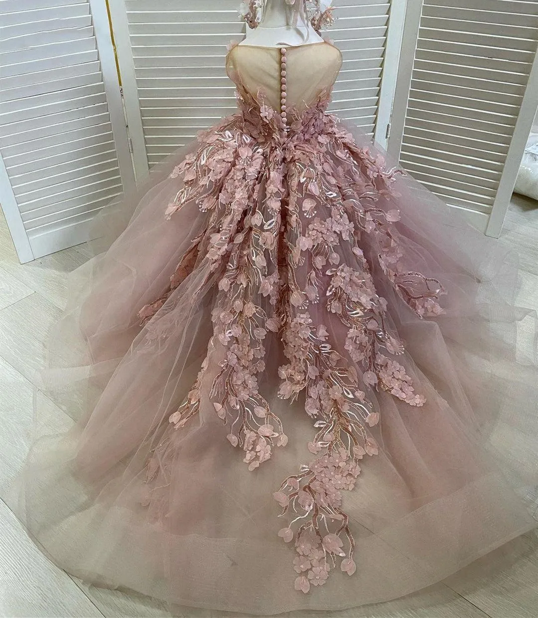 

Princess Tulle Applique Lace Flower Girl Dress Long Length Sleeveless Puffy First Communion Birthday Party Prom Ball Pageantgown