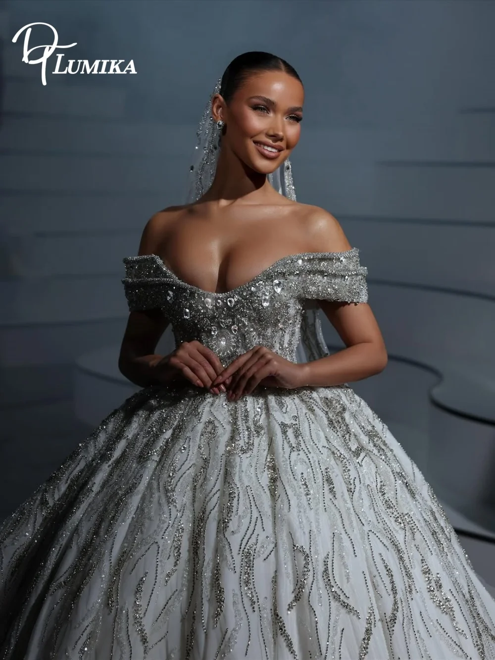 Luxurious Off The Shoulder Ball Gown Wedding Dresses Customized Beaded Silver Bridal Gown Sweetheart Wedding Dress For Bride