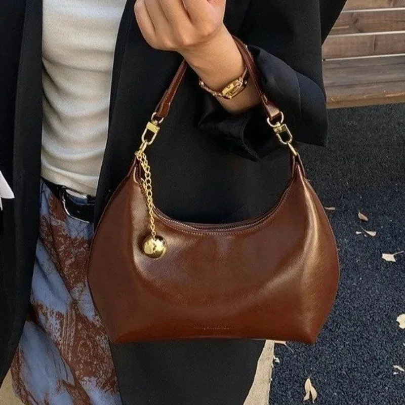 

2026 New Vintage Niche Women's Oil Wax Leather Crescent Dumpling Bag - Stylish Handheld, Shoulder & Crossbody Purse