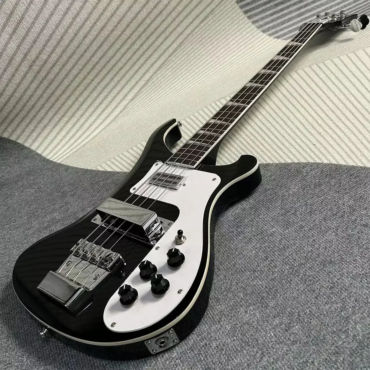 Ricken 4003 Backer Bass Electric Guitar Black Color Basswood Body Rosewood Fretboard 4 Strings Guitar violão Free Ship Gleeson