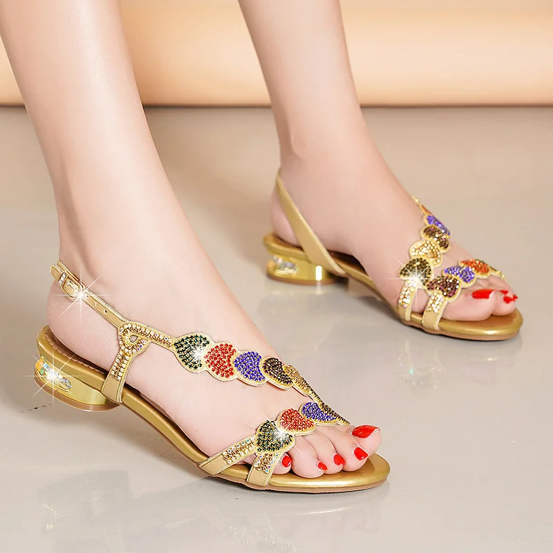 Summer New Leather Ladies Sandals Rhinestone Low Heel Sandals Flat Bottom Clip Toe Thick Heel Flowers Luxury Sandals Gift