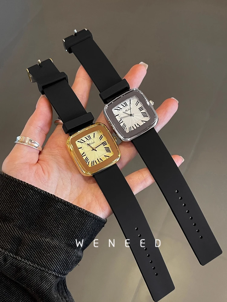Square watch female 2025 new fashion simple Roman scale niche large dial ladies quartz watch women watches luxury