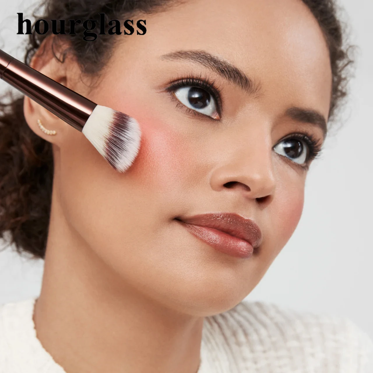 No. 15 Hourglass Blush Brush Angled Contour Blush Stippling Brush Cheeks Cream Liquid Blushes Makeup Brushes Cream Blush Brush