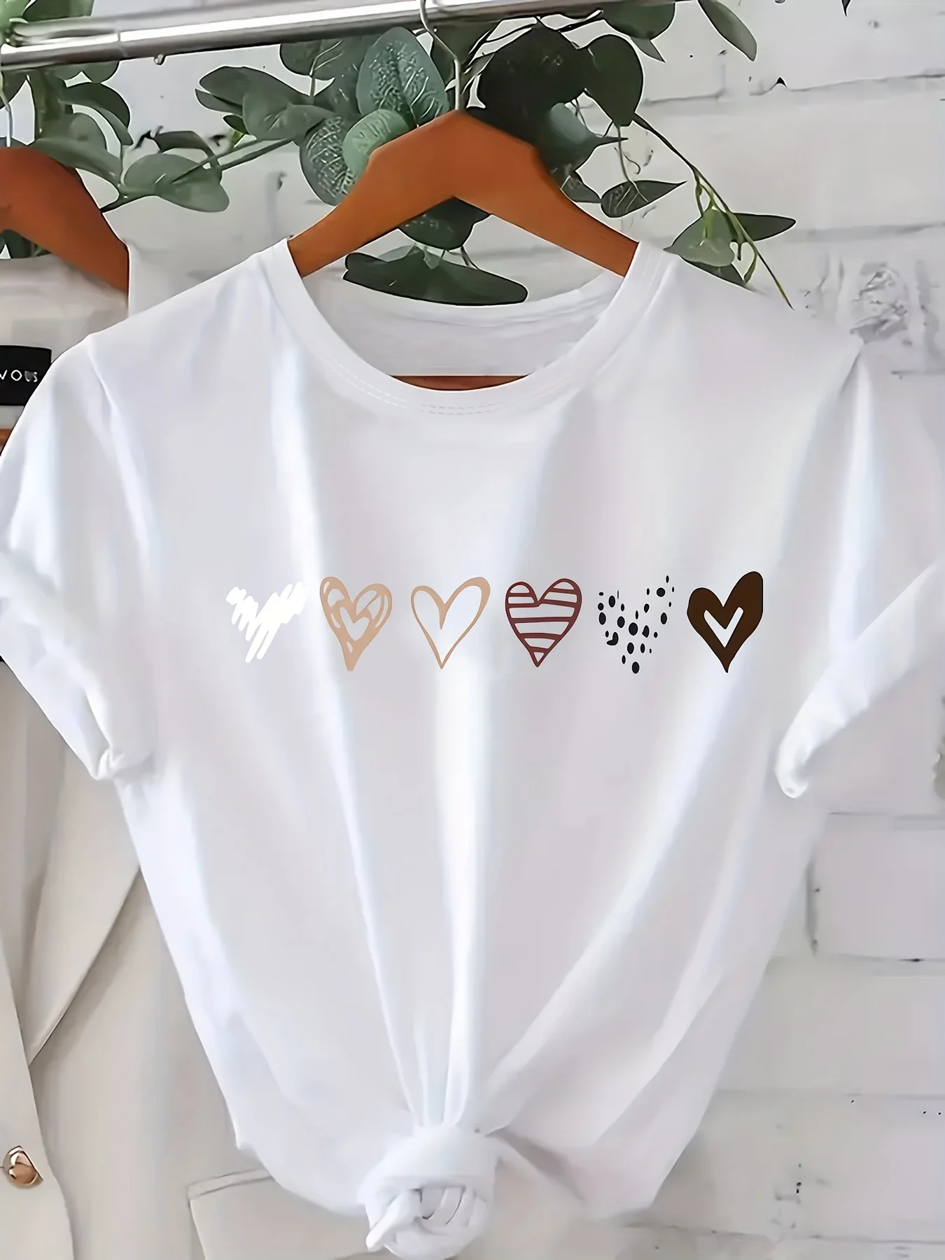 Valentinstag Liebes-Print T-Shirt Sechsfaches Herzförmiges Musterdesign Schönes Damen-Shirt Modische Damenkleidung