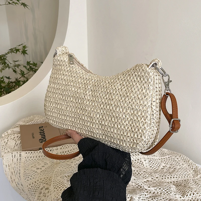 Лето 2025 г., новая соломенная сумка через плечо, модная сумка в форме полумесяца, женская сумка через плечо с отличной текстурой