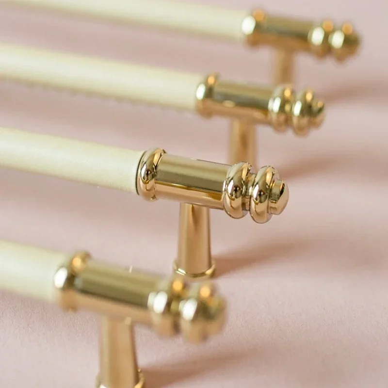FrenchLuxury Wardrobe Door Handle Furniture Brass Hand Sewn Top Layer Cowhide Long Pull Bedroom Kitchen Shoe Cabinet Drawer Knob