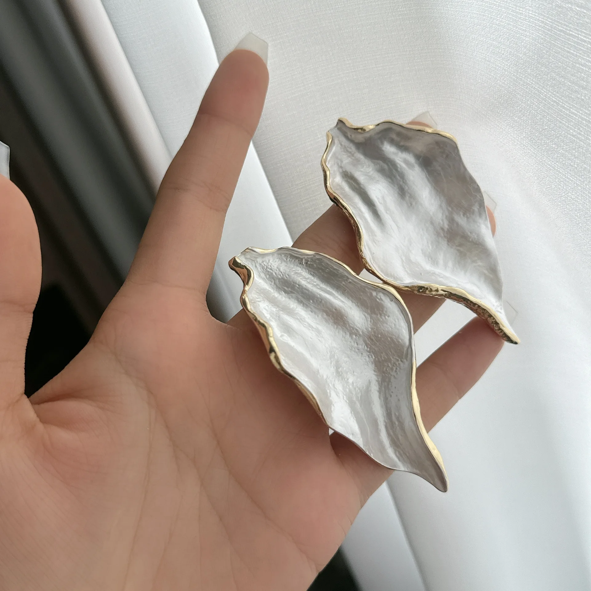 Metal White Drops Glaze Leaves Irregular Enamel Earrings for Women European And American Style Personality Travel Jewelry Gifts