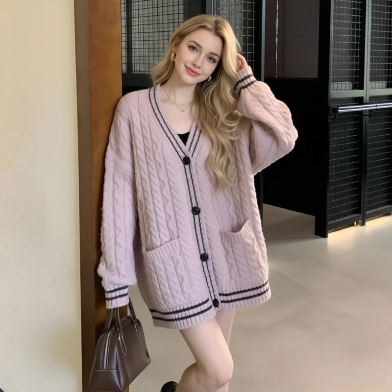เสื้อคาร์ดิแกนผู้หญิงแบบใหม่สำหรับฤดูใบไม้ร่วง เสื้อสเวตเตอร์แขนยาว แฟชั่นหรูหราสำหรับฤดูหนาว คอวี ติดกระดุมแถวเดียว เสื้อถักมีกระเป๋า