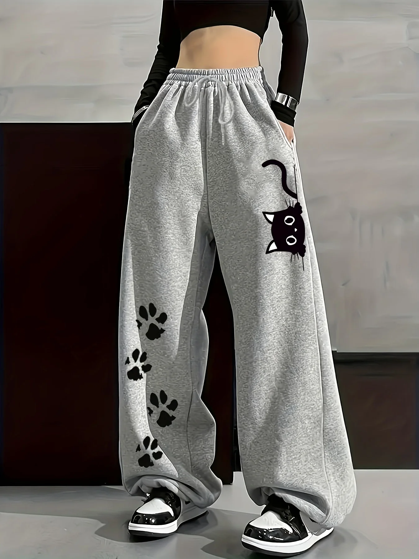 Women's Plus-size Street Style Casual Sweatpants with Cat Paw Print Autumn and Winter Fleece Loose Fit Streetwear Oversized