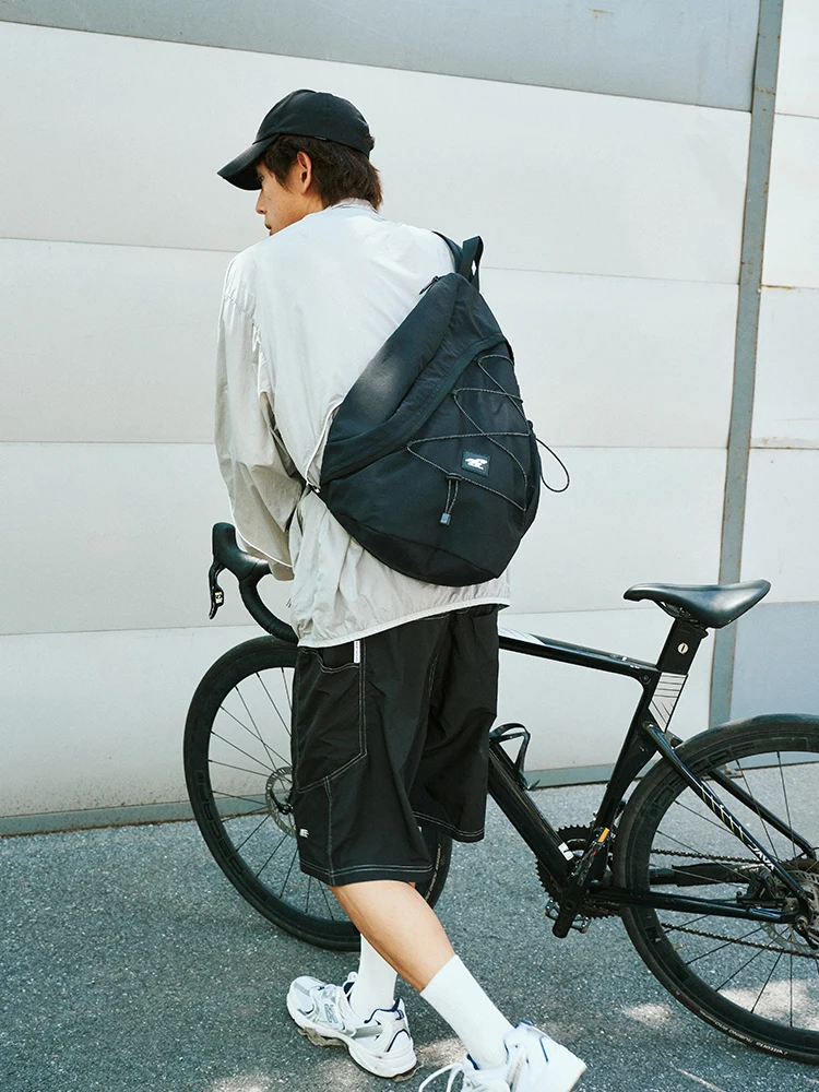 VAOPER Sports Travel Outdoor Backpack Commuting Crossbody Bag Large Capacity L525 Modern Neutral Style Waterproof Polyester