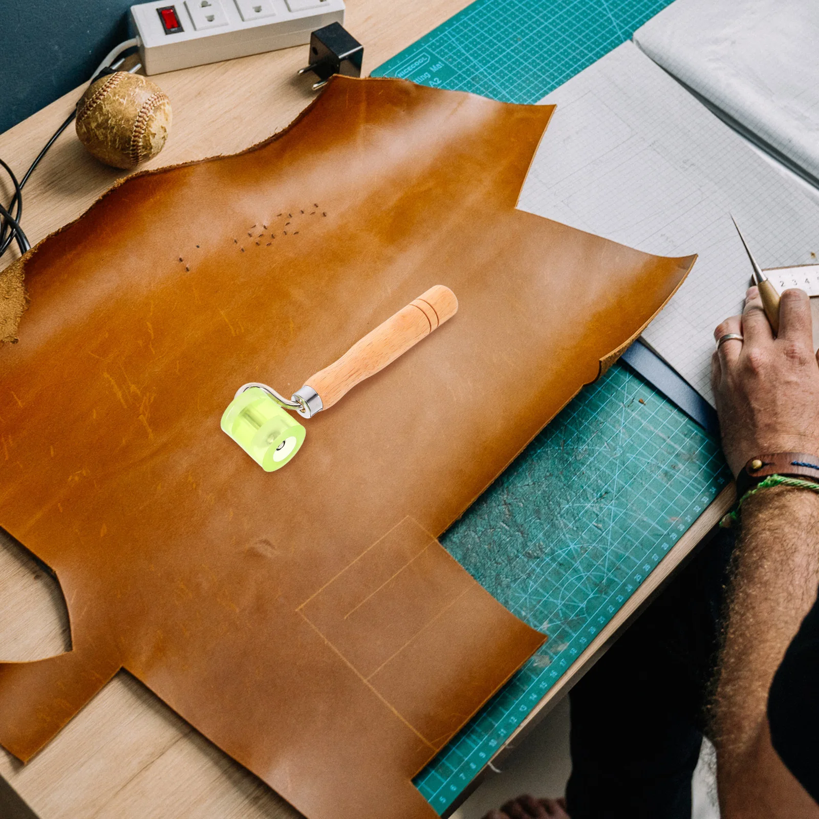 

Press Wood Handle Seam Roller For Wallpaper Smoothing Vinyl Flooring Craft Quilting Edge Presser Adhesive Roller