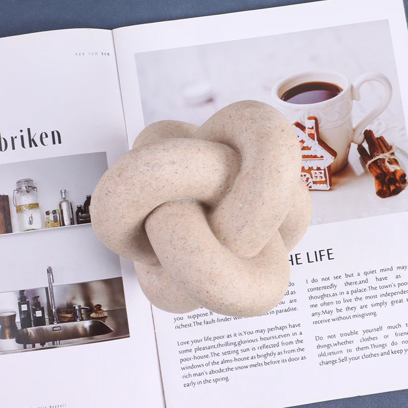Geometric Ring-Shaped Decorative Piece for Desktop